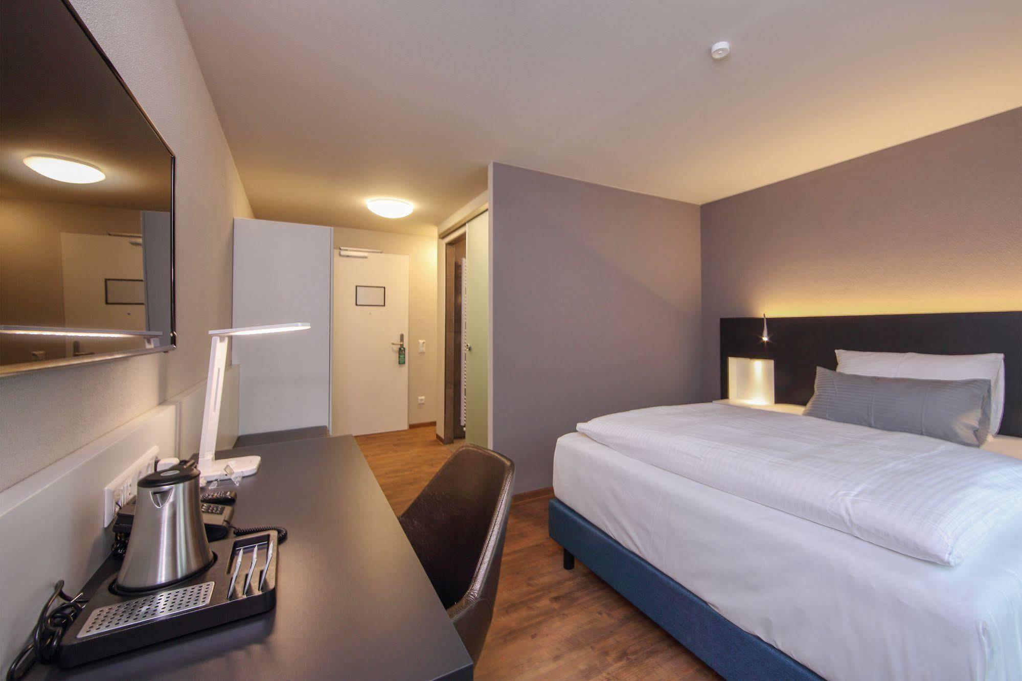 Design & Lifestyle Hotel Estilo Aalen Exterior photo