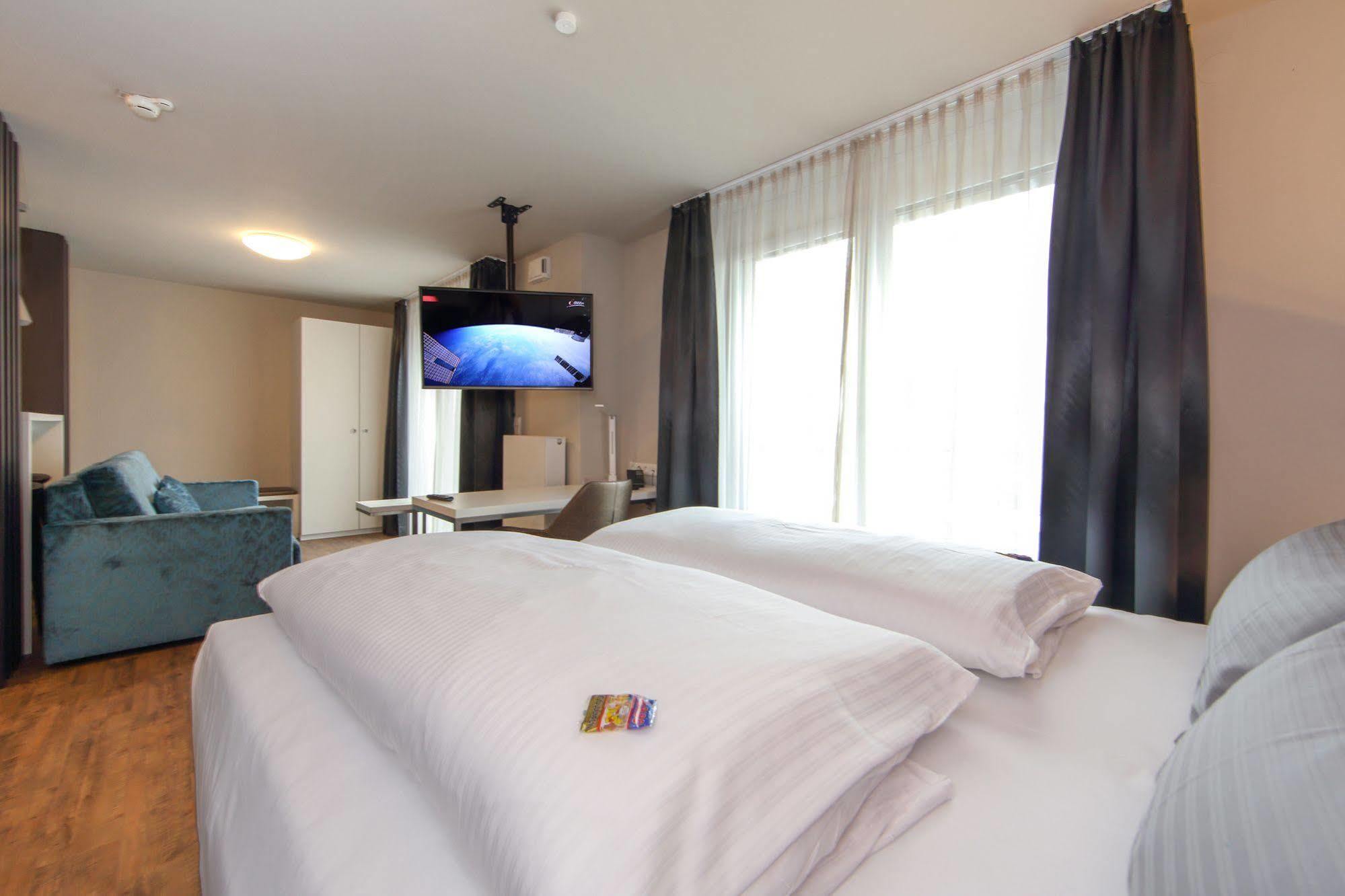 Design & Lifestyle Hotel Estilo Aalen Exterior photo