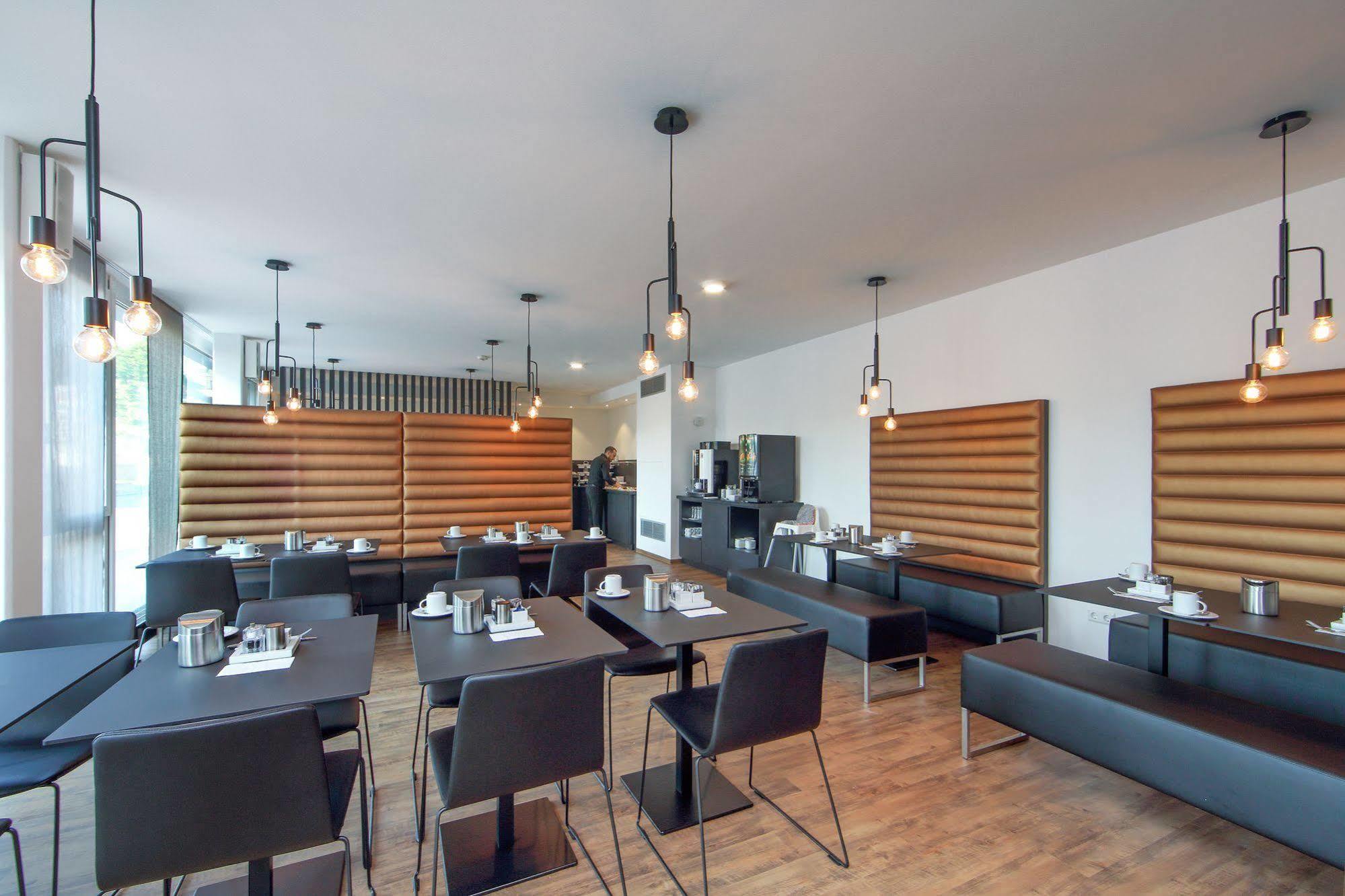 Design & Lifestyle Hotel Estilo Aalen Exterior photo